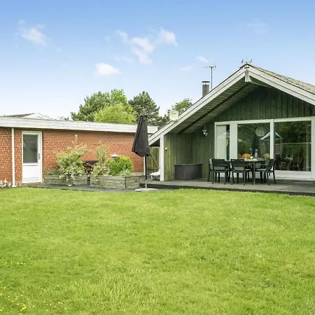 Simonia - 600m From The Sea By Interhome *