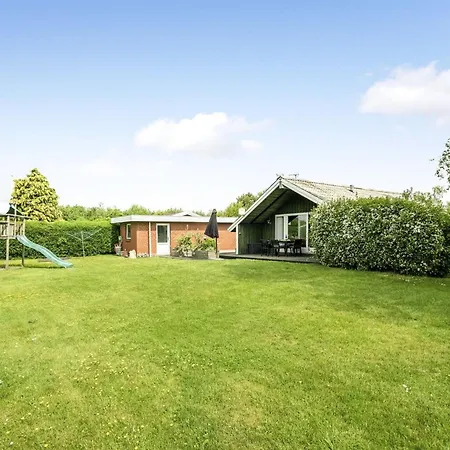 Simonia - 600m From The Sea By Interhome