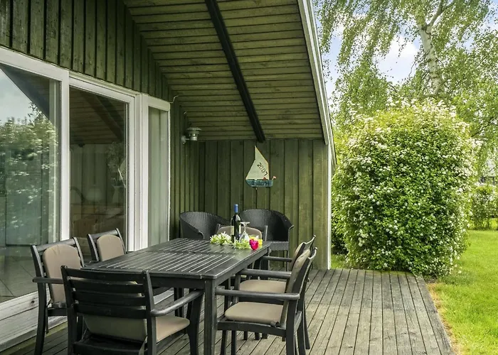 Simonia - 600m From The Sea By Interhome